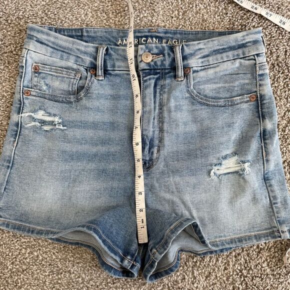 AMERICAN EAGLE | Curvy Hi-Rise Shortie Jean Shorts - Picture 8 of 9